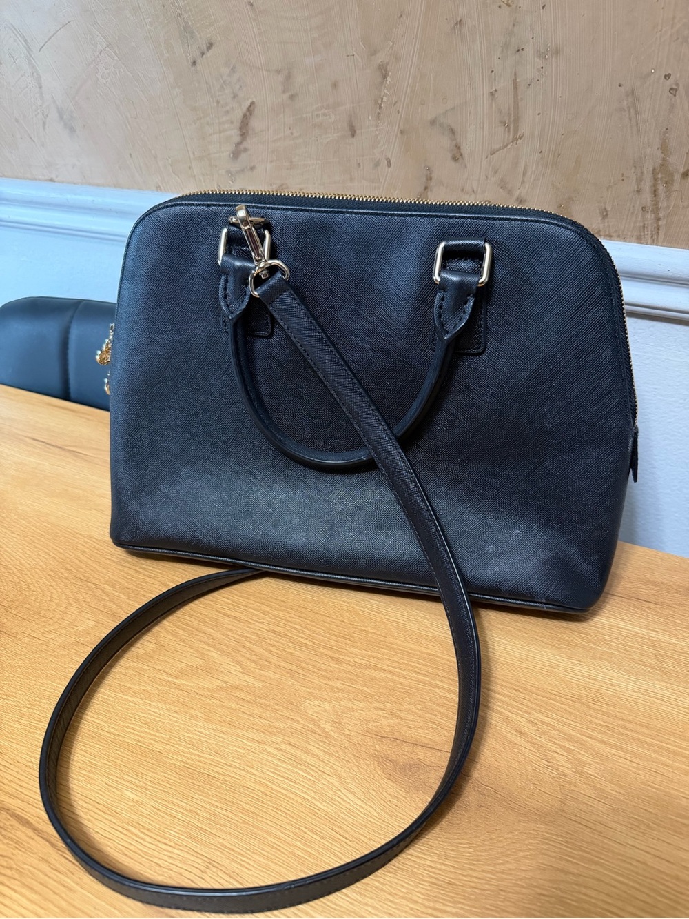 Metrocity Black Saffiano Leather Satchel Crossbody Bag Gold Hardware - Picture 3 of 7